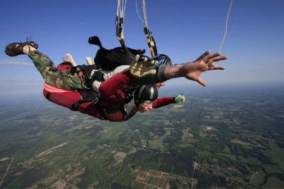 bungee jumping vs skydiving